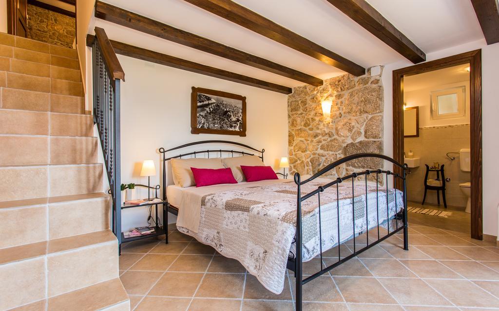 Apartman Bonaca Vrbnik Eksteriør billede
