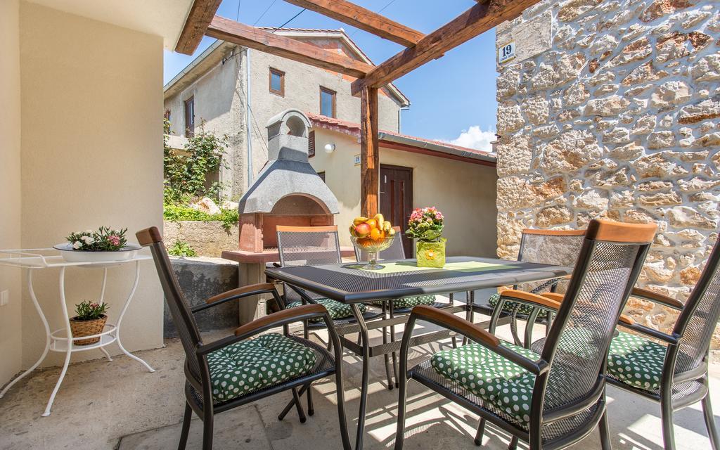 Apartman Bonaca Vrbnik Eksteriør billede