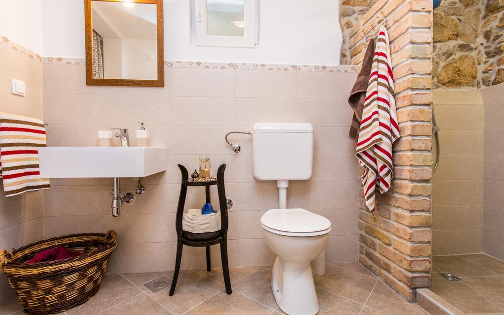 Apartman Bonaca Vrbnik Eksteriør billede